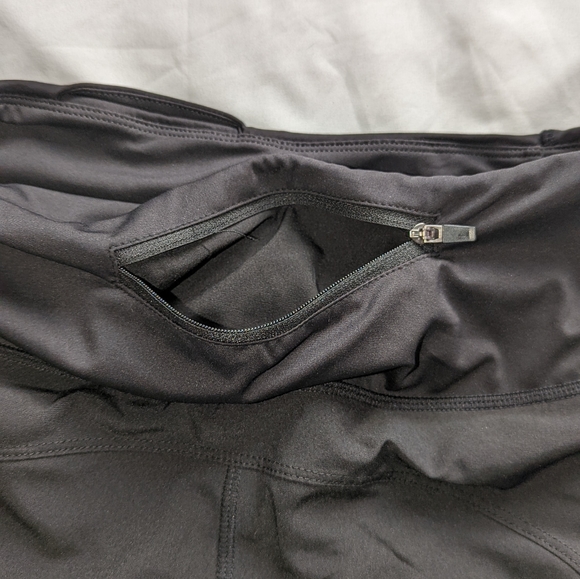 Xieerduo workout shorts with back zipper pocket. Sz XS - Picture 3 of 5